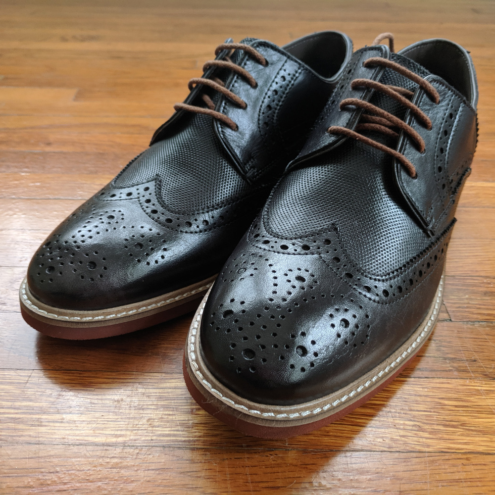 Black Wingtip Oxfords (Men's 8 - EU 41)